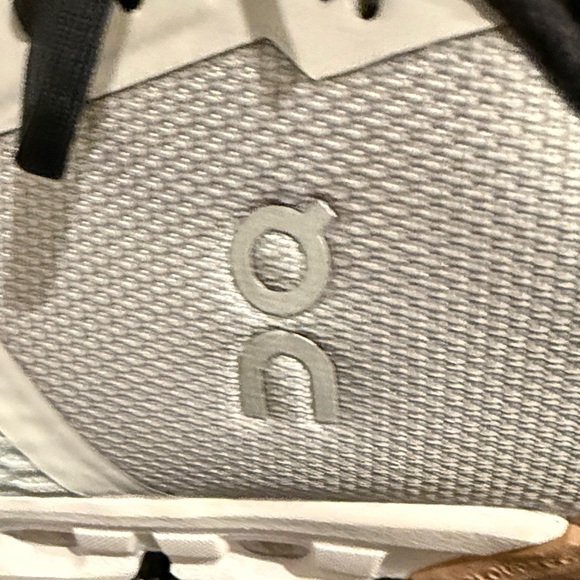 On Running Women's Sneakers - White and pink - Picture 6 of 12